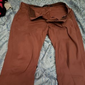 Lucky Brand 410 Athletic Chino